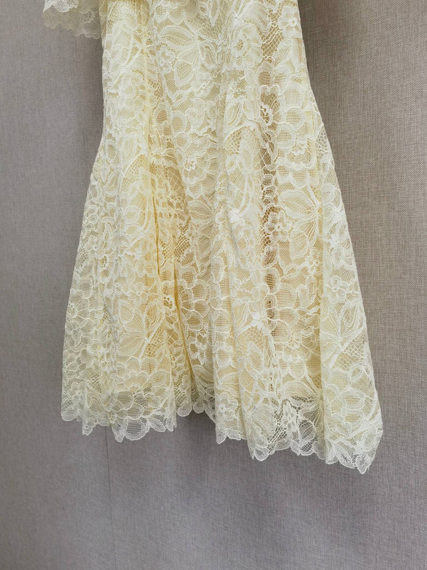 【212Bleecker Luxe】Lumière Lace Cape Dress(ルミエール レース ケープドレス)