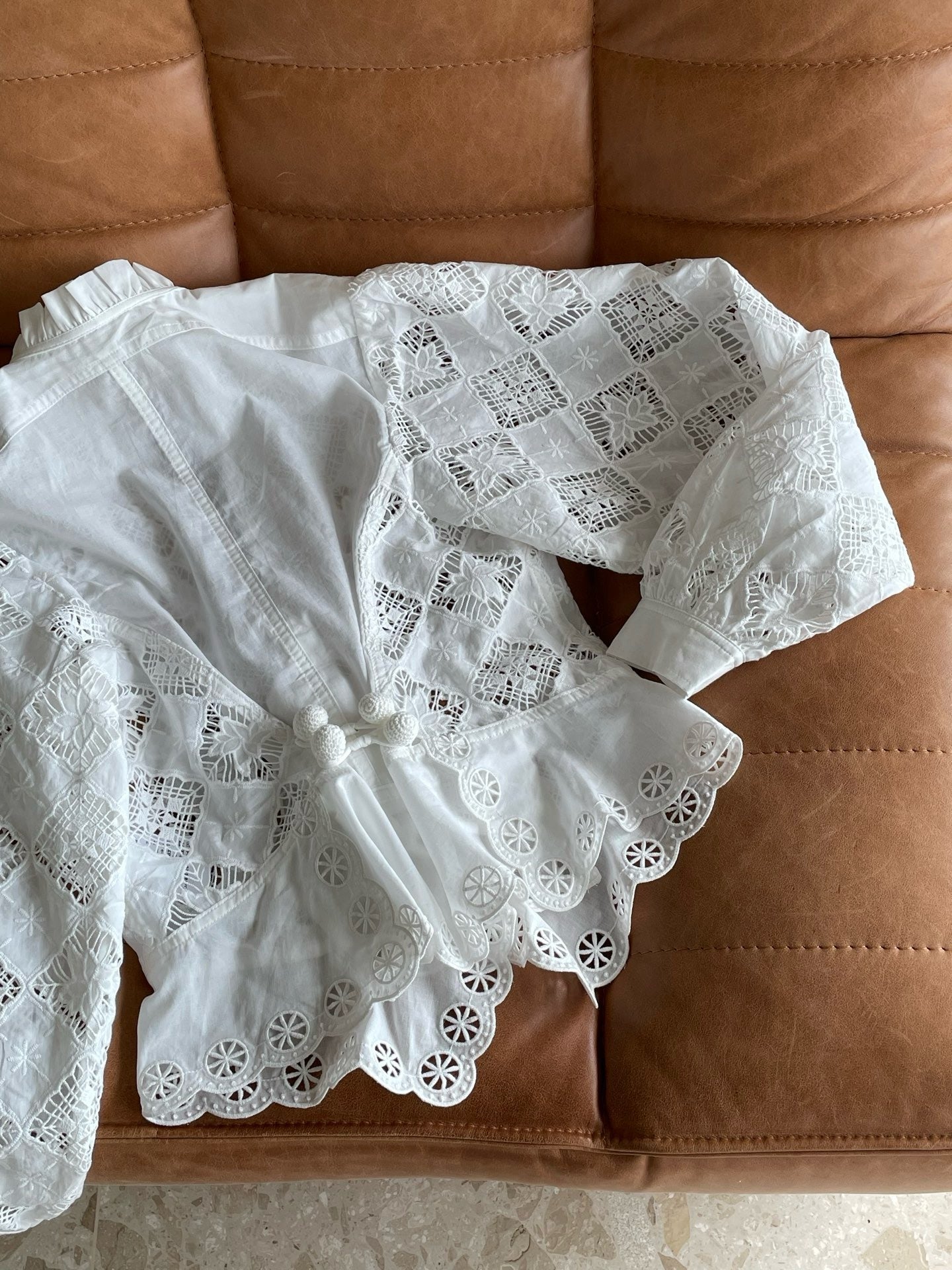 【212Bleecker Luxe】Apolline Lace Peplum Blouse (アポリーヌ・レースペプラムブラウス)