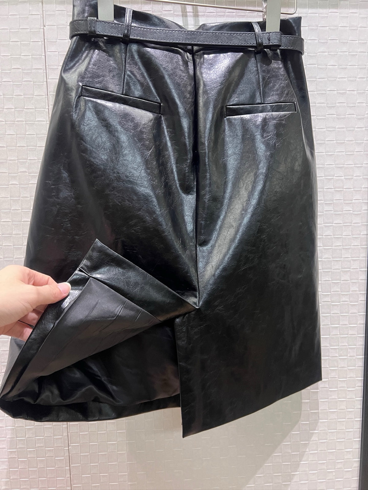 【212Bleecker Luxe】Simone Belted Leather Skirt BLACK