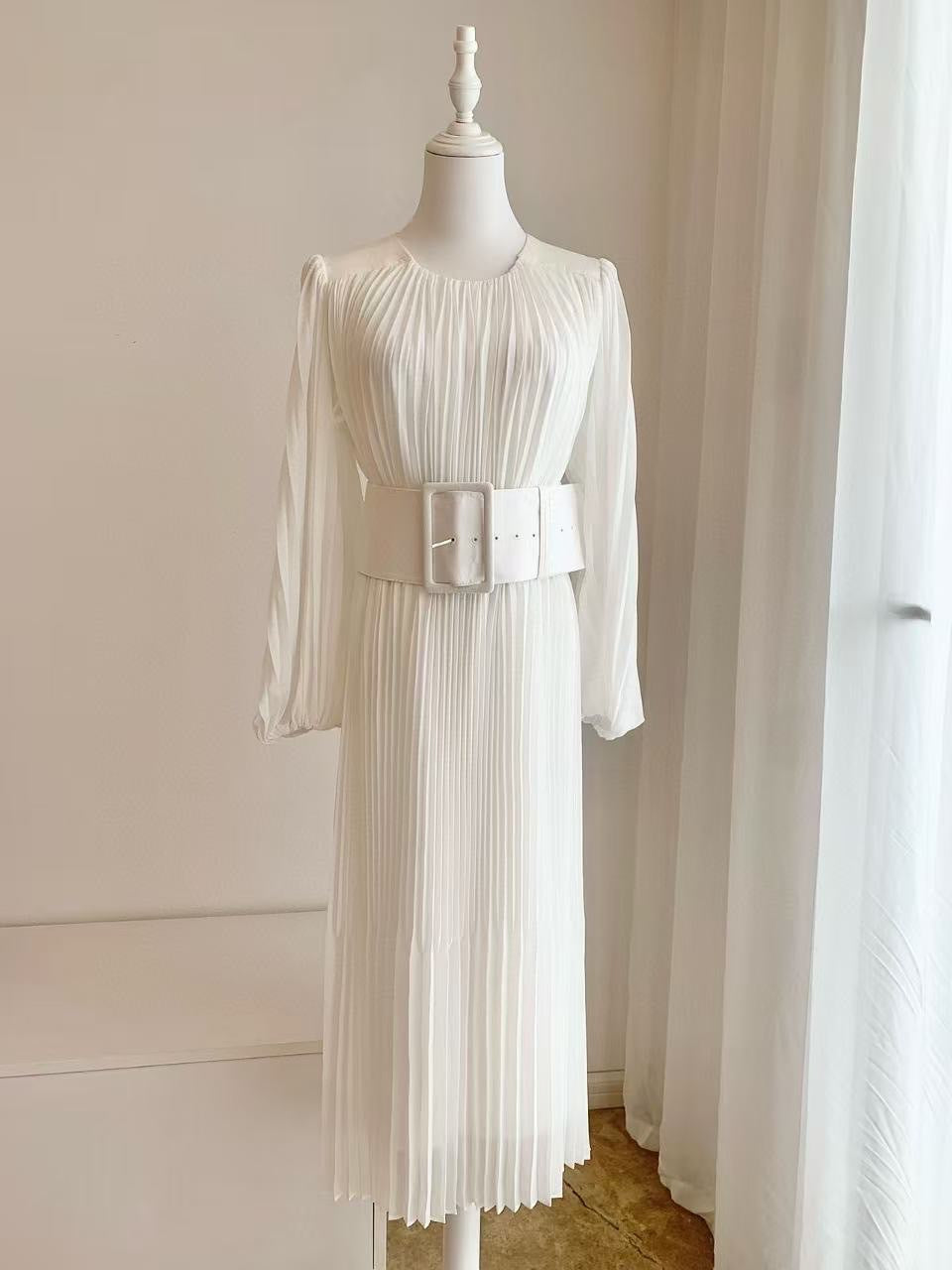 【212bleecker】Elegant White Chiffon Pleated Dress