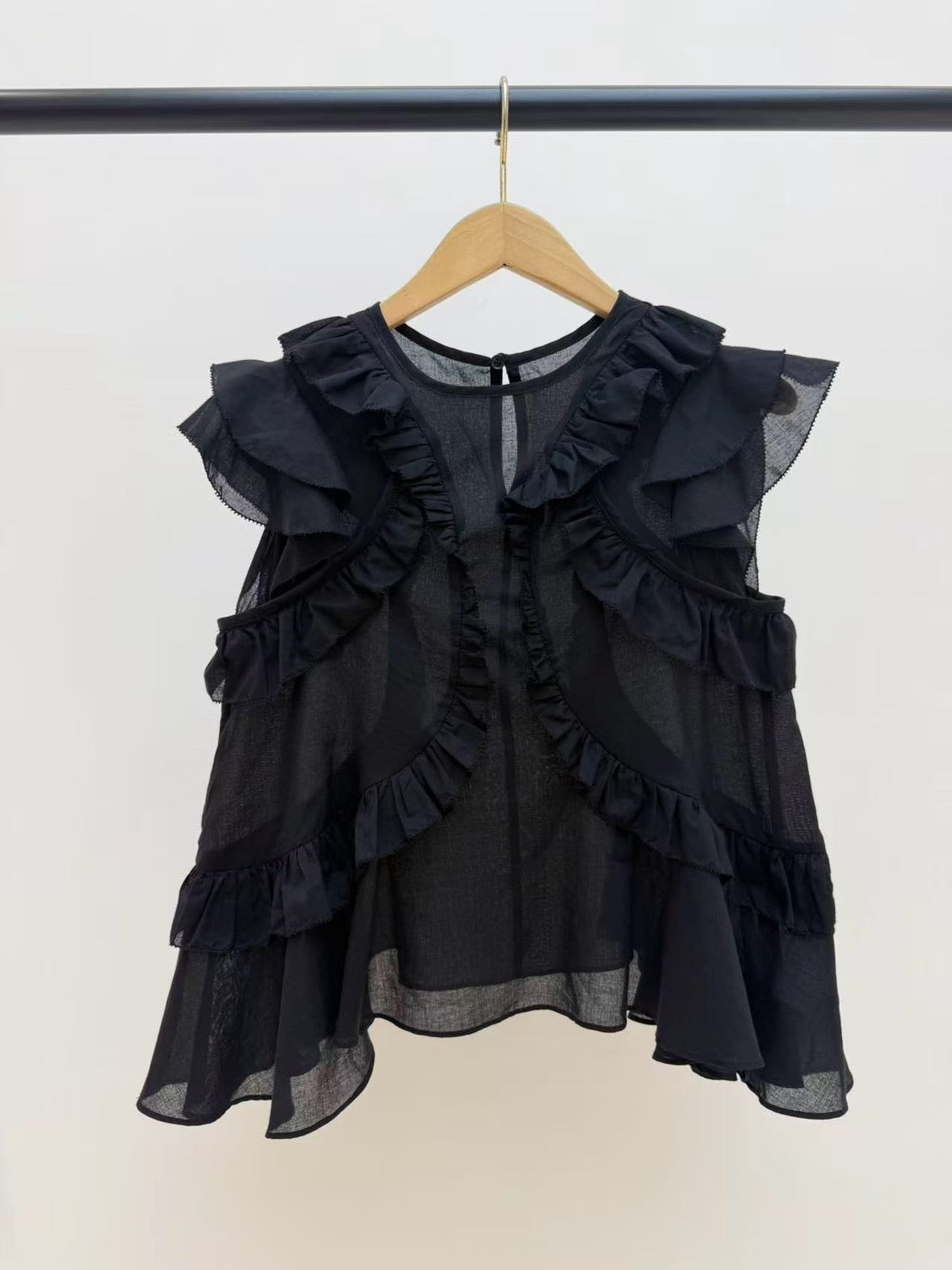 【212Bleecker Luxe】Vera Sheer Ruffle Top(ヴェラ シアー ラッフル トップ)