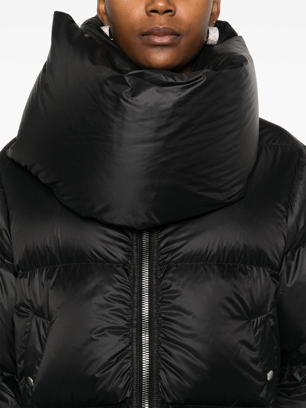 【212Bleecker Luxe】Alexis Sculptural Short Down Jacket（アレクシス スカルプチュラル ショートダウンジャケット）