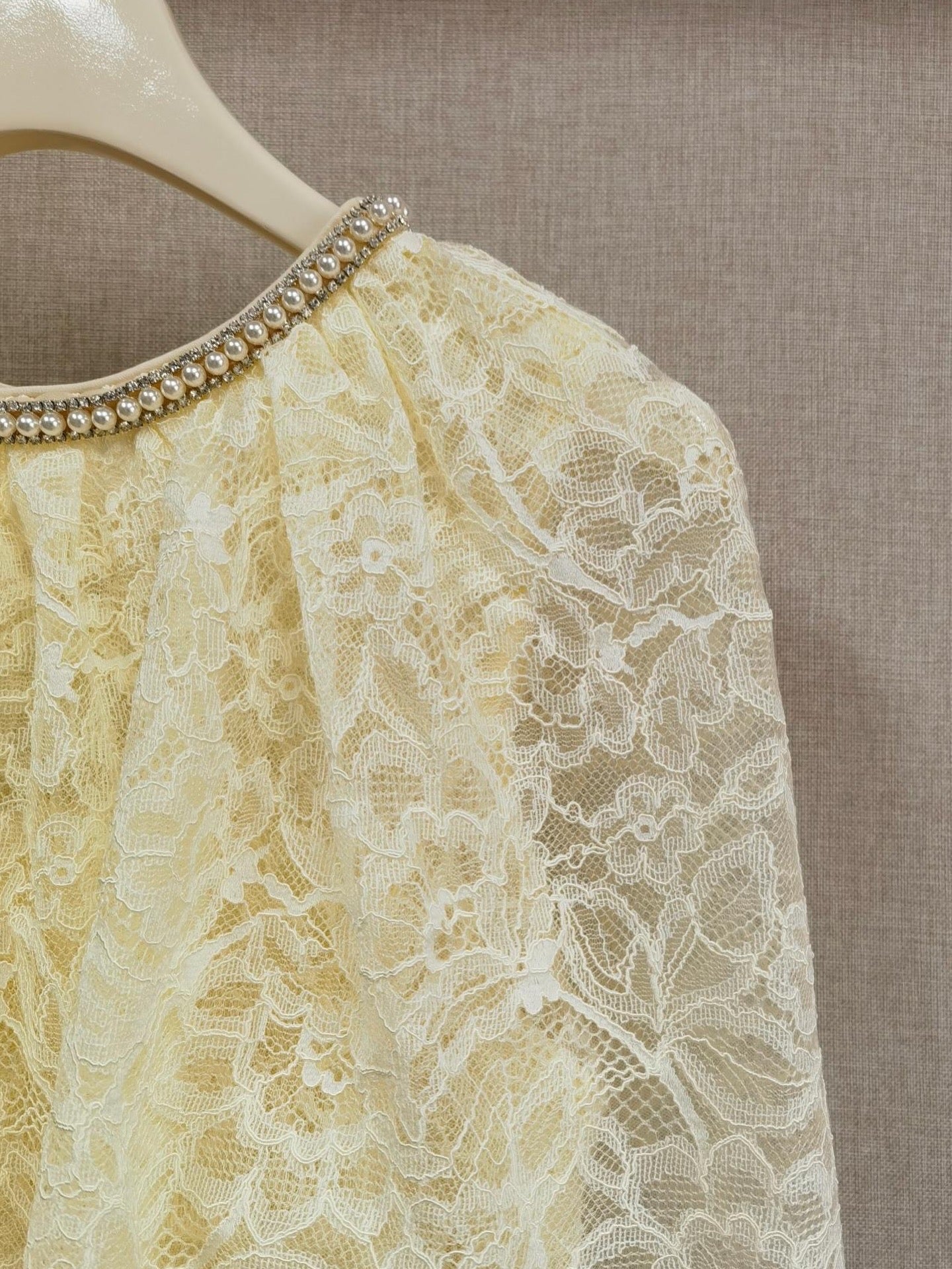 【212Bleecker Luxe】Lumière Lace Cape Dress（ルミエール レース ケープドレス）