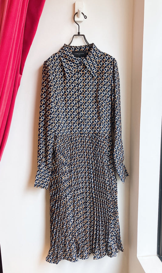 【212Bleecker Luxe】／ジオメトリックプリント シャツプリーツドレス