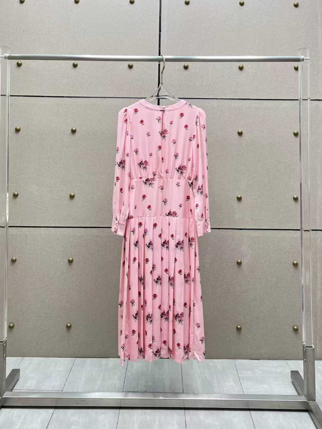 Elise Pink Floral Pleated Dress（エリス・ピンクフローラル・プリーツドレス）