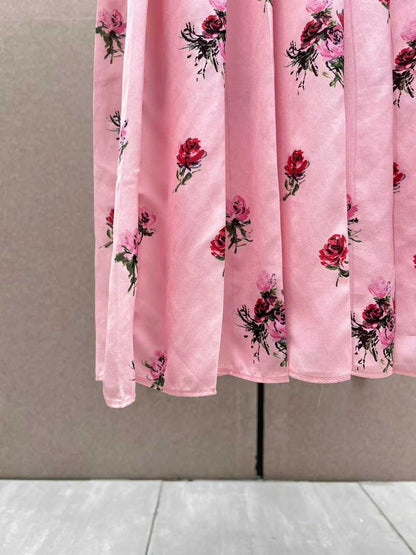 Elise Pink Floral Pleated Dress（エリス・ピンクフローラル・プリーツドレス）