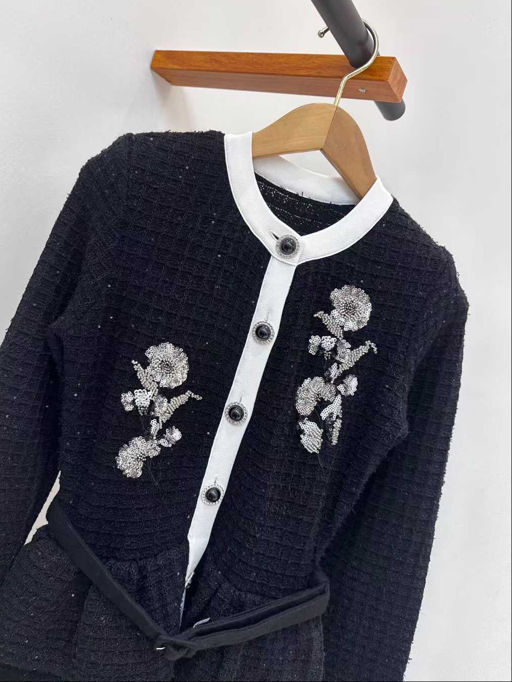 【212Bleecker Luxe】Isabelle Embroidered Knit Dress（イザベル・エンブロイダリー・ニットドレス）