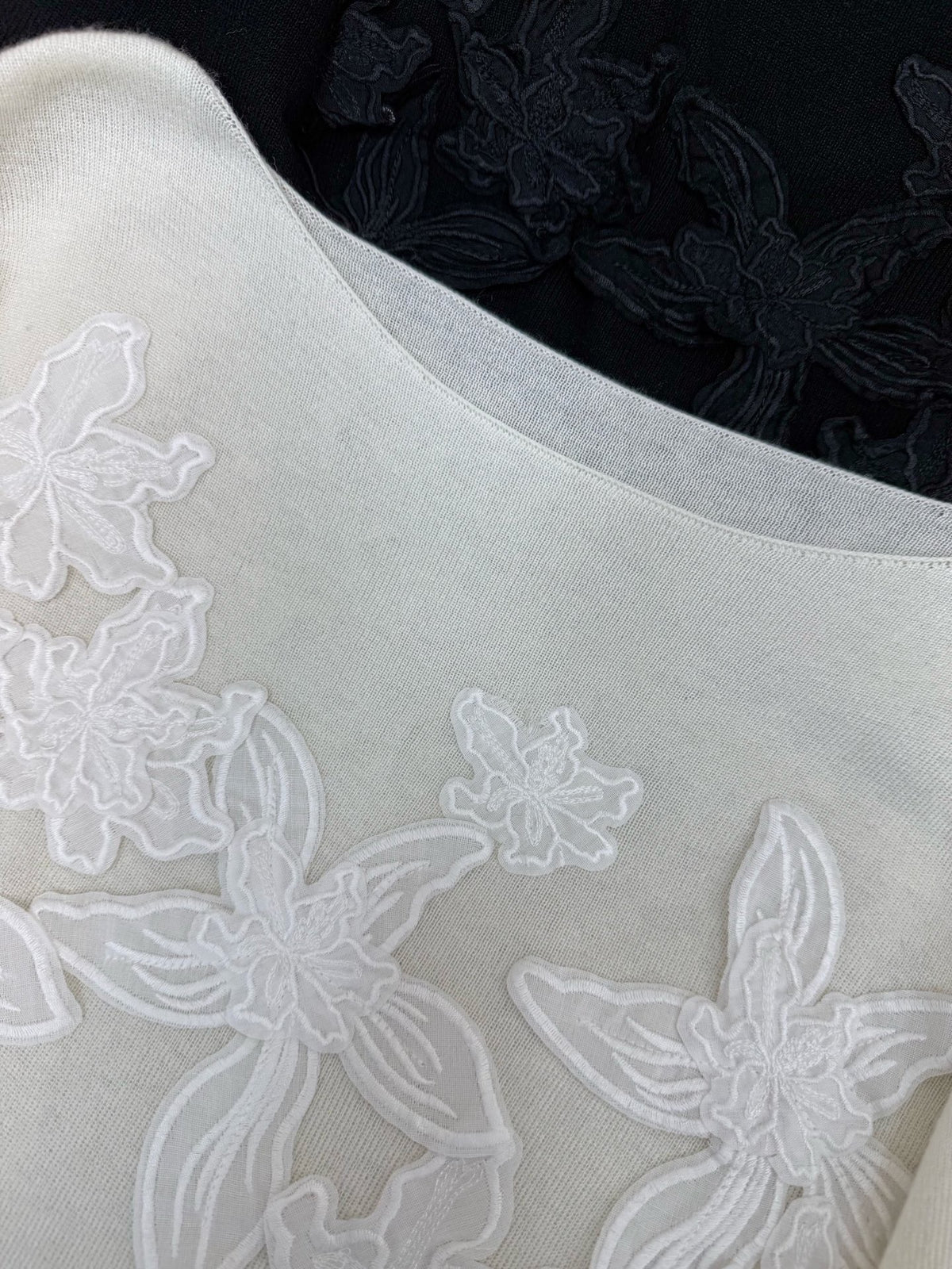 【212Bleecker Luxe】Solène Floral Embroidery Knit  （ソレーヌ・フローラルエンブロイダリーニット）