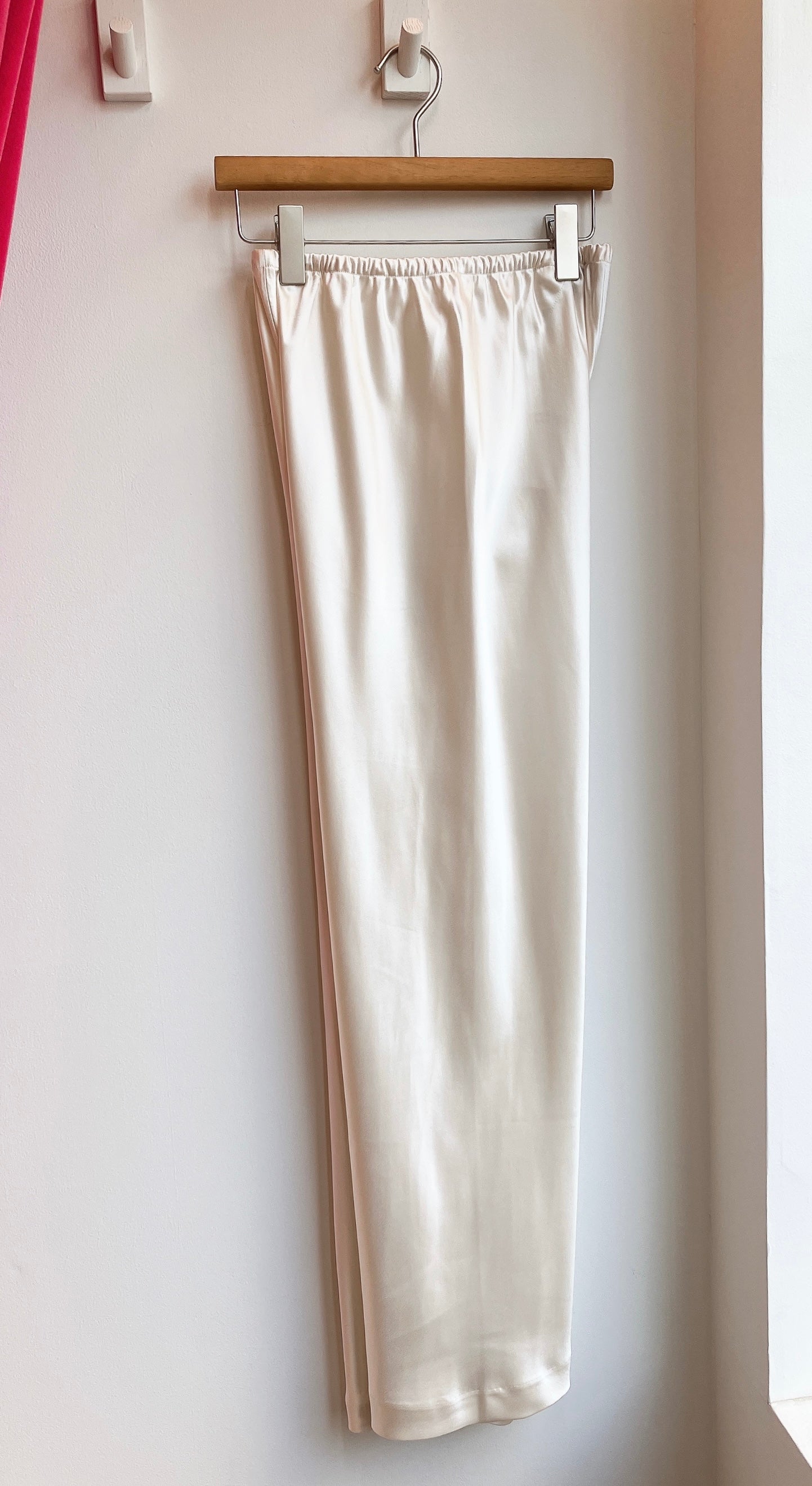 【212Bleecker Luxe】Evelina Satin Flow Pants（エヴェリナ・サテン・フロー・パンツ）