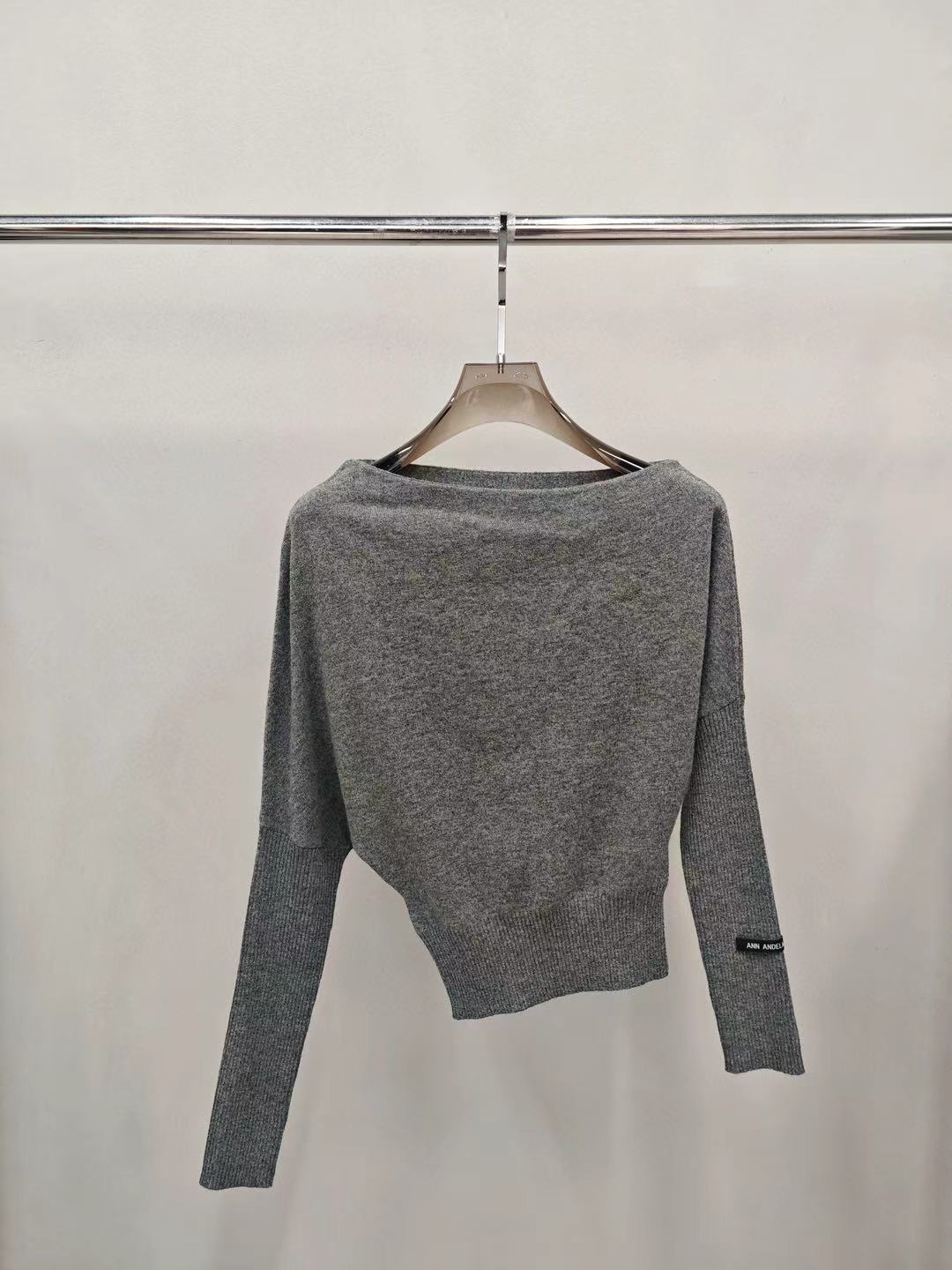 【212Bleecker Luxe】Mila One Shoulder Knit （ミラ・ワンショルダーニット）