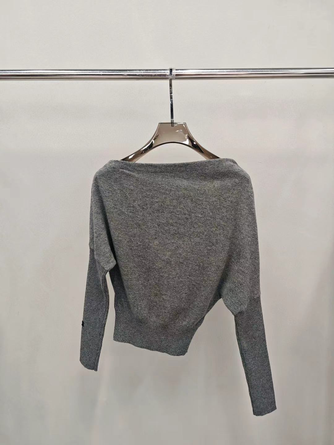 【212Bleecker Luxe】Mila One Shoulder Knit （ミラ・ワンショルダーニット）