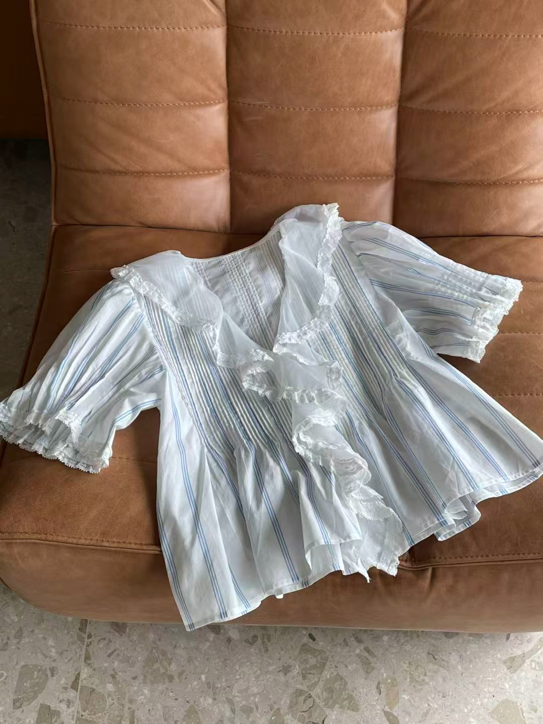 【212Bleecker Luxe】Noira Air Frill Blouse（ノイラ・エア・フリル・ブラウス）
