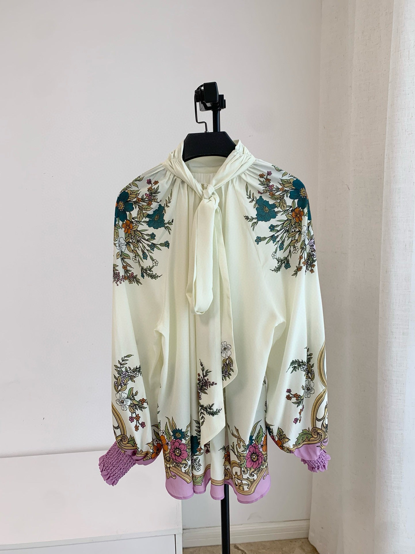 【212Bleecker Luxe】Evelyn Scarf-Print Silk Blend Blouse（エヴリン・スカーフプリント・シルクブレンド・ブラウス）