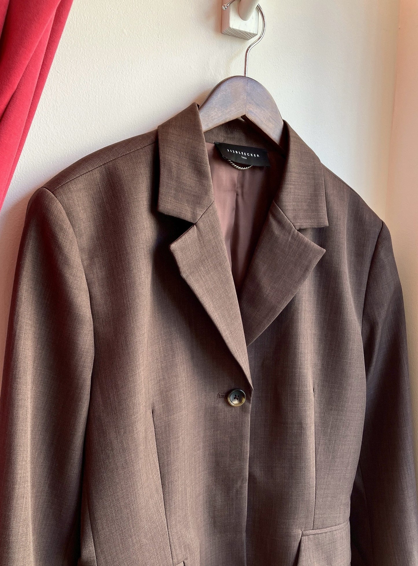 【212Bleecker Luxe】Gabrielle Dark Brown Tailored Jacket（ガブリエル・ダークブラウン・テーラード・ジャケット）