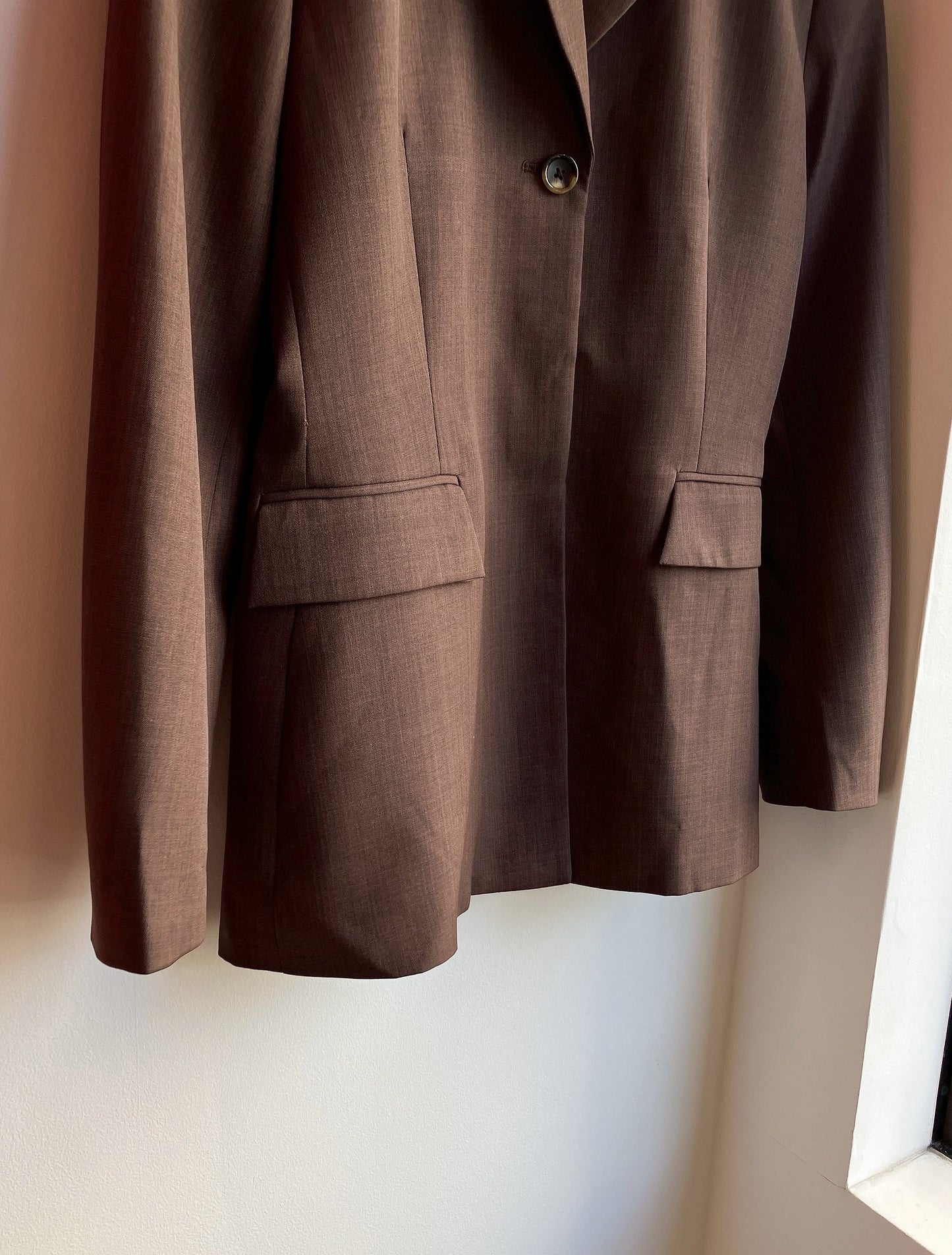 【212Bleecker Luxe】Gabrielle Dark Brown Tailored Jacket（ガブリエル・ダークブラウン・テーラード・ジャケット）