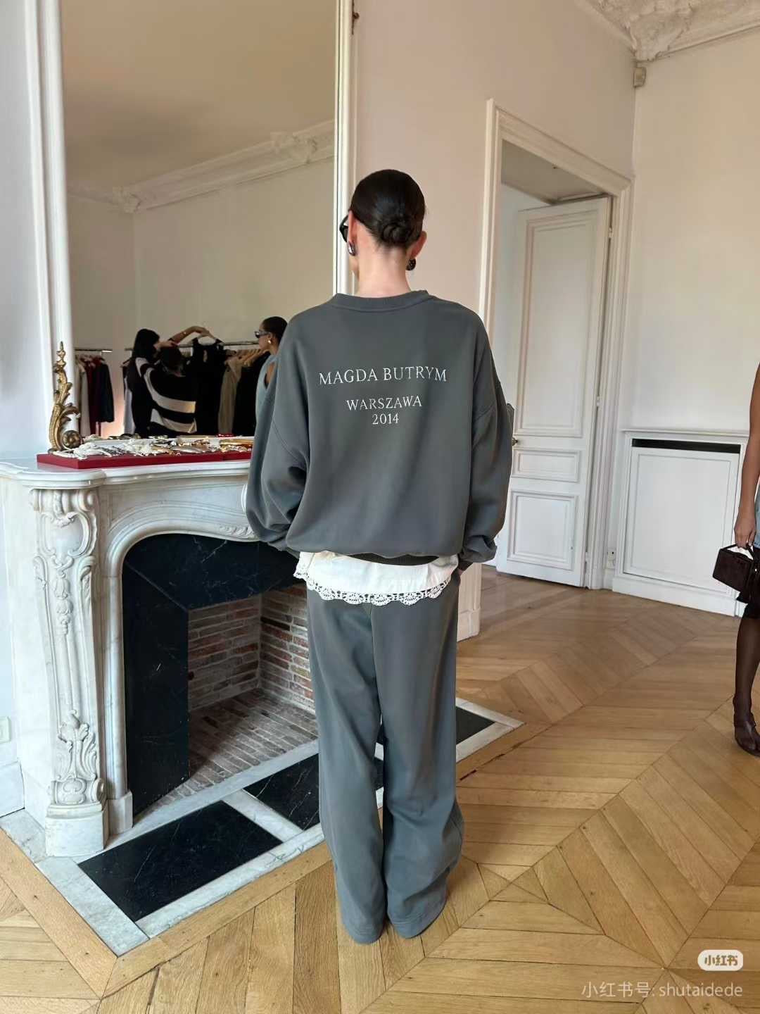 【212Bleecker Luxe】Alma Logo Sweat Top