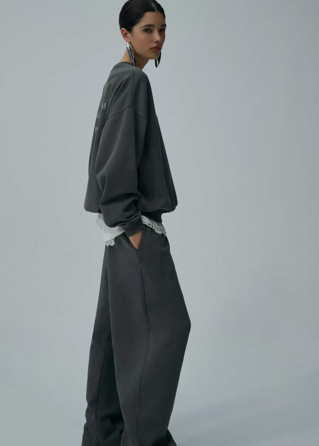 【212Bleecker Luxe】Alma Logo Sweat Top