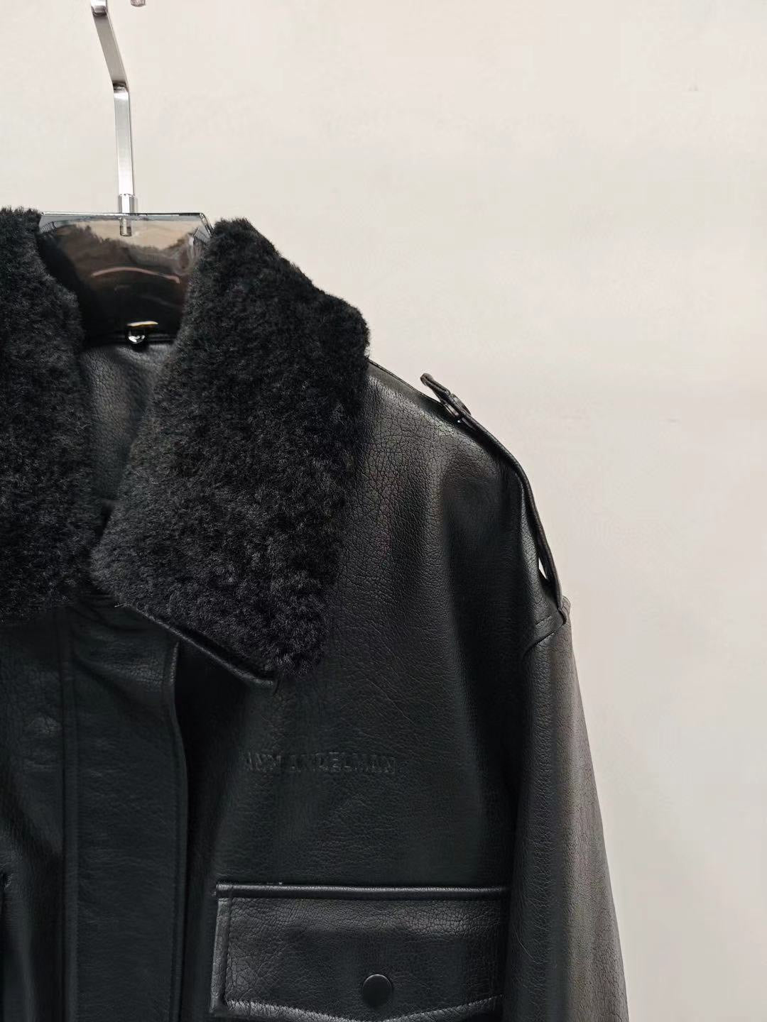 【212Bleecker Luxe】Noemi Faux Leather Short Jacket（ノエミ・ファー レザー ショート ジャケット）