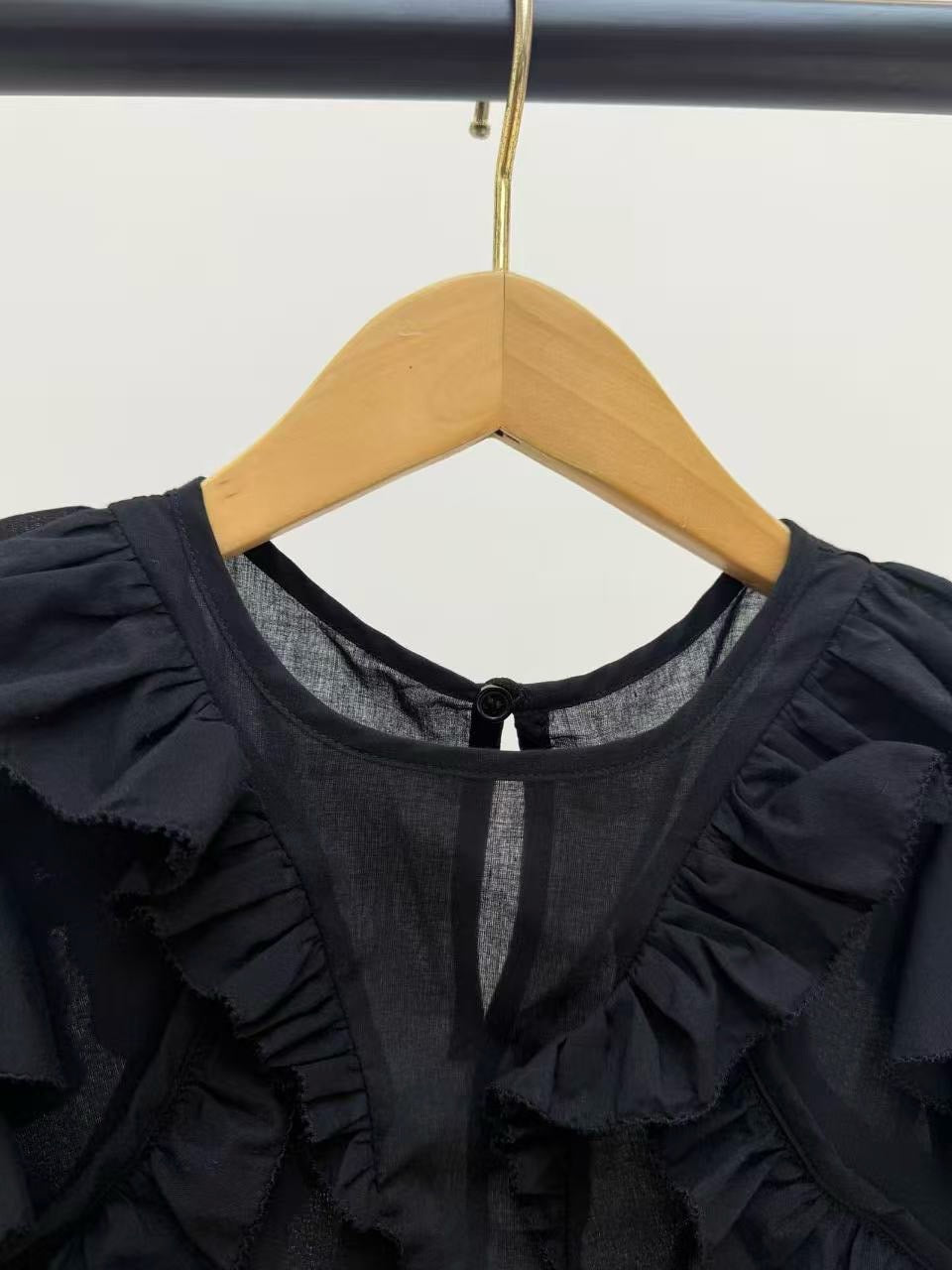 【212Bleecker Luxe】Vera Sheer Ruffle Top（ヴェラ シアー ラッフル トップ）