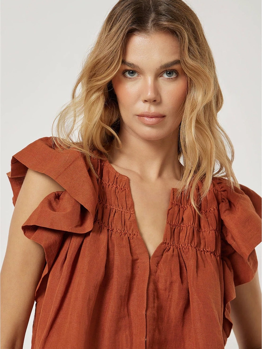 【212Bleecker Luxe】Mirelle Ruffle Blouse（ミレル ラッフルブラウス）